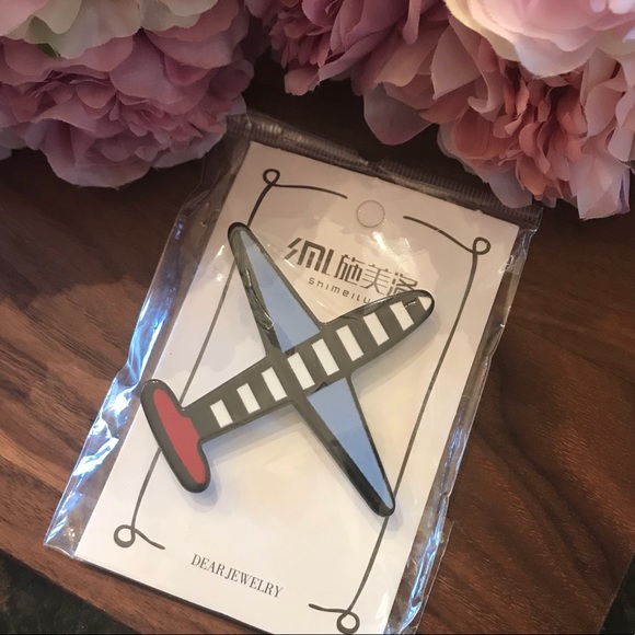 Single Engine Airplane Acrylic Brooch Lapel Pin - Picture 2 of 4